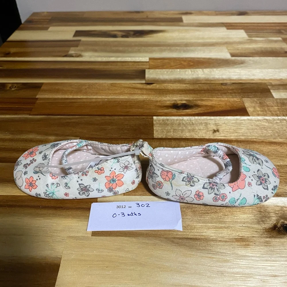 Carter's Baby Floral Flats 0-3 Months Elastic Strap Soft Sole Fabric Shoes